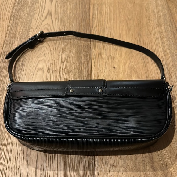 Louis Vuitton Epi Leather Handbag - Picture 4 of 7